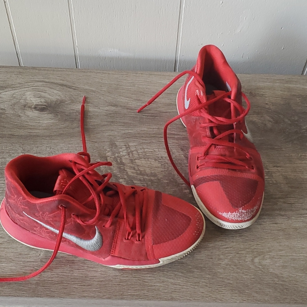 Nike kyrie Irving youth hightops